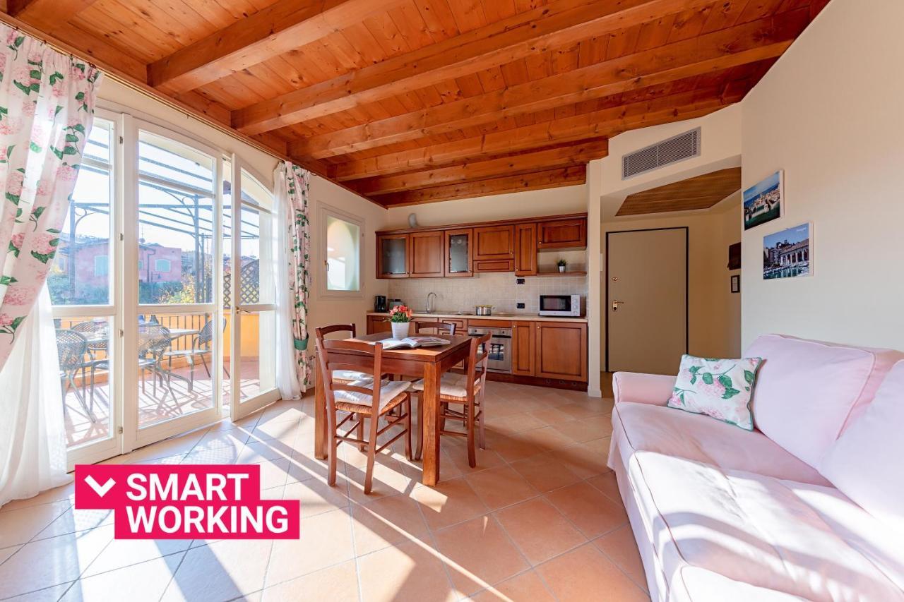 Borgo Del Torchio Apartments By Wonderful Italy Manerba del Garda Eksteriør bilde